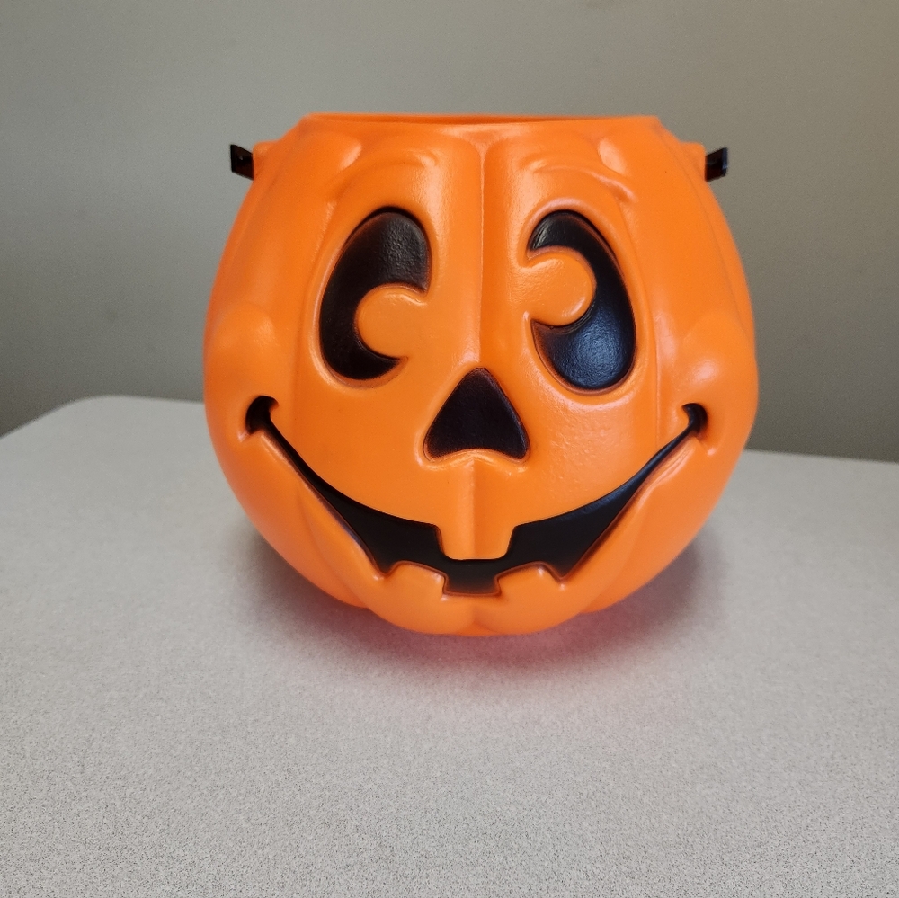 Vintage Retro Grand Venture Halloween Blow Mold Pumpkin Candy Bucket Pail